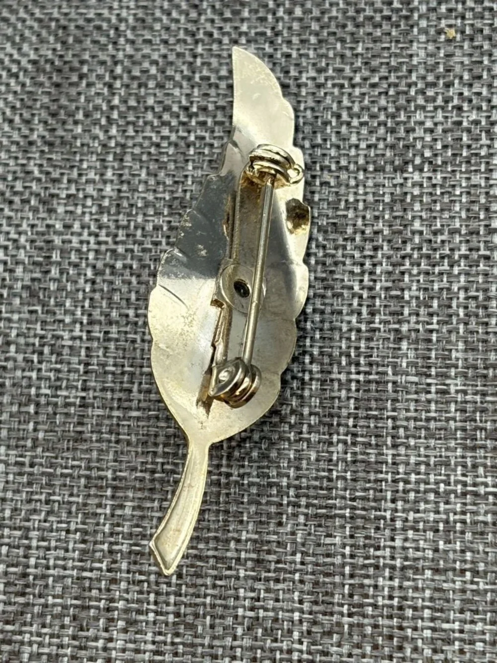 Leaf Feather Brooch 2.25 In Shell Pearl Accent Gold Elegant Vintage Retro Glam